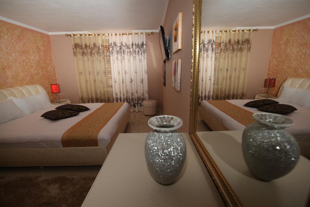 Hotel Carmen Shkodra Kültér fotó