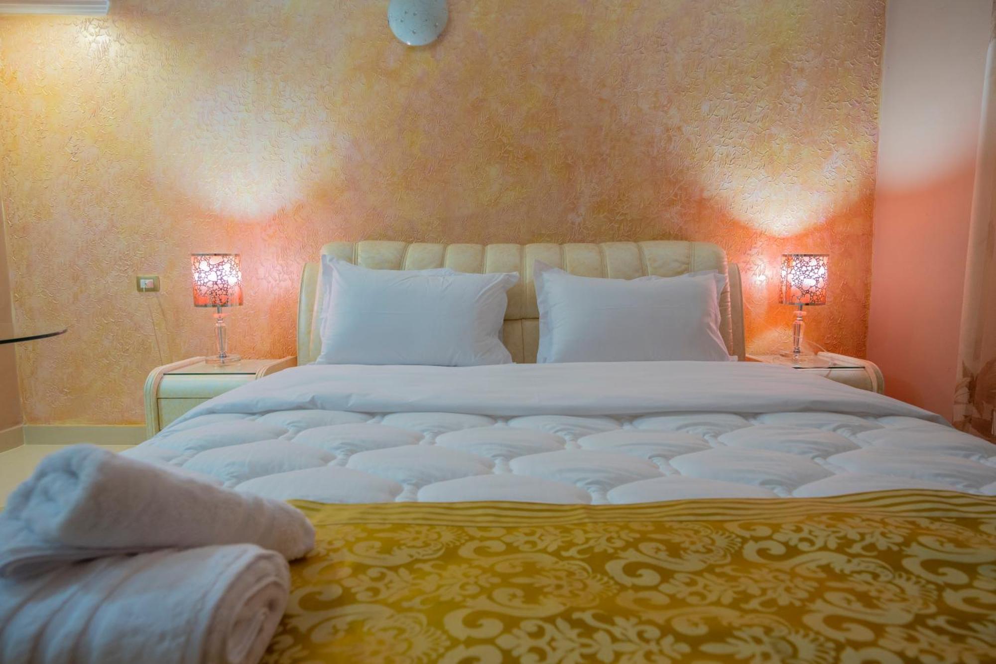 Hotel Carmen Shkodra Kültér fotó