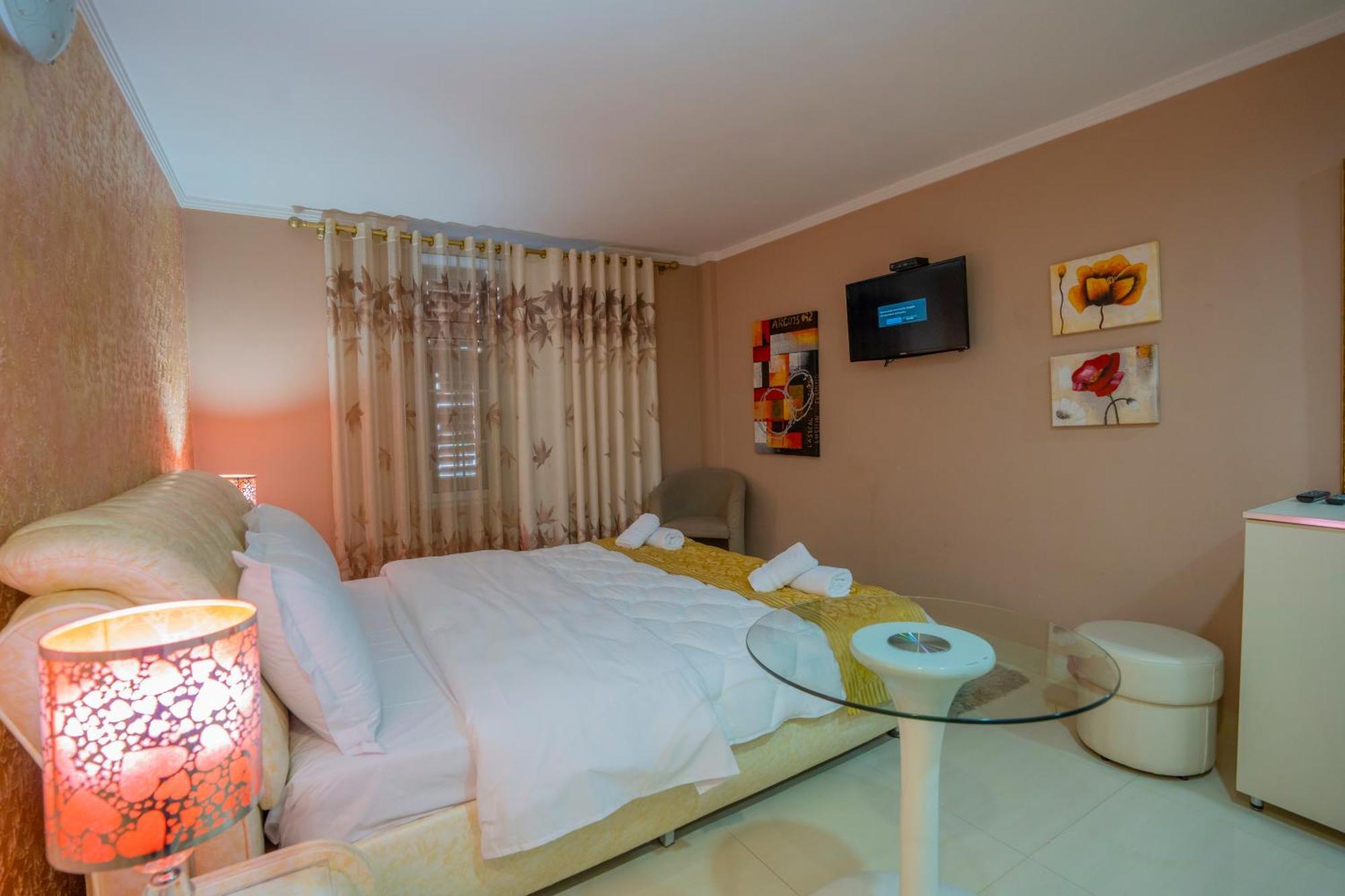 Hotel Carmen Shkodra Kültér fotó