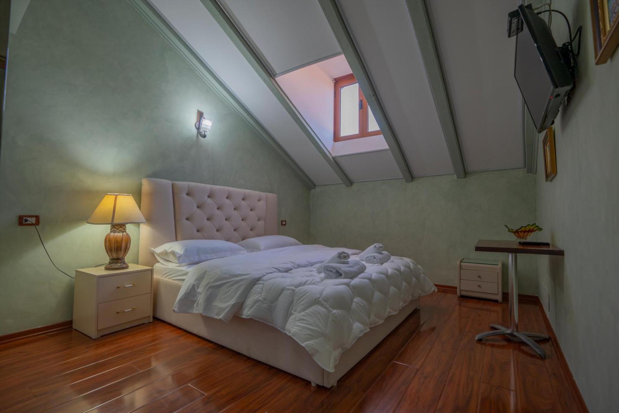 Hotel Carmen Shkodra Kültér fotó