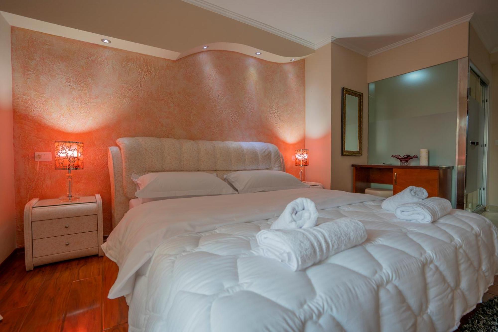 Hotel Carmen Shkodra Kültér fotó