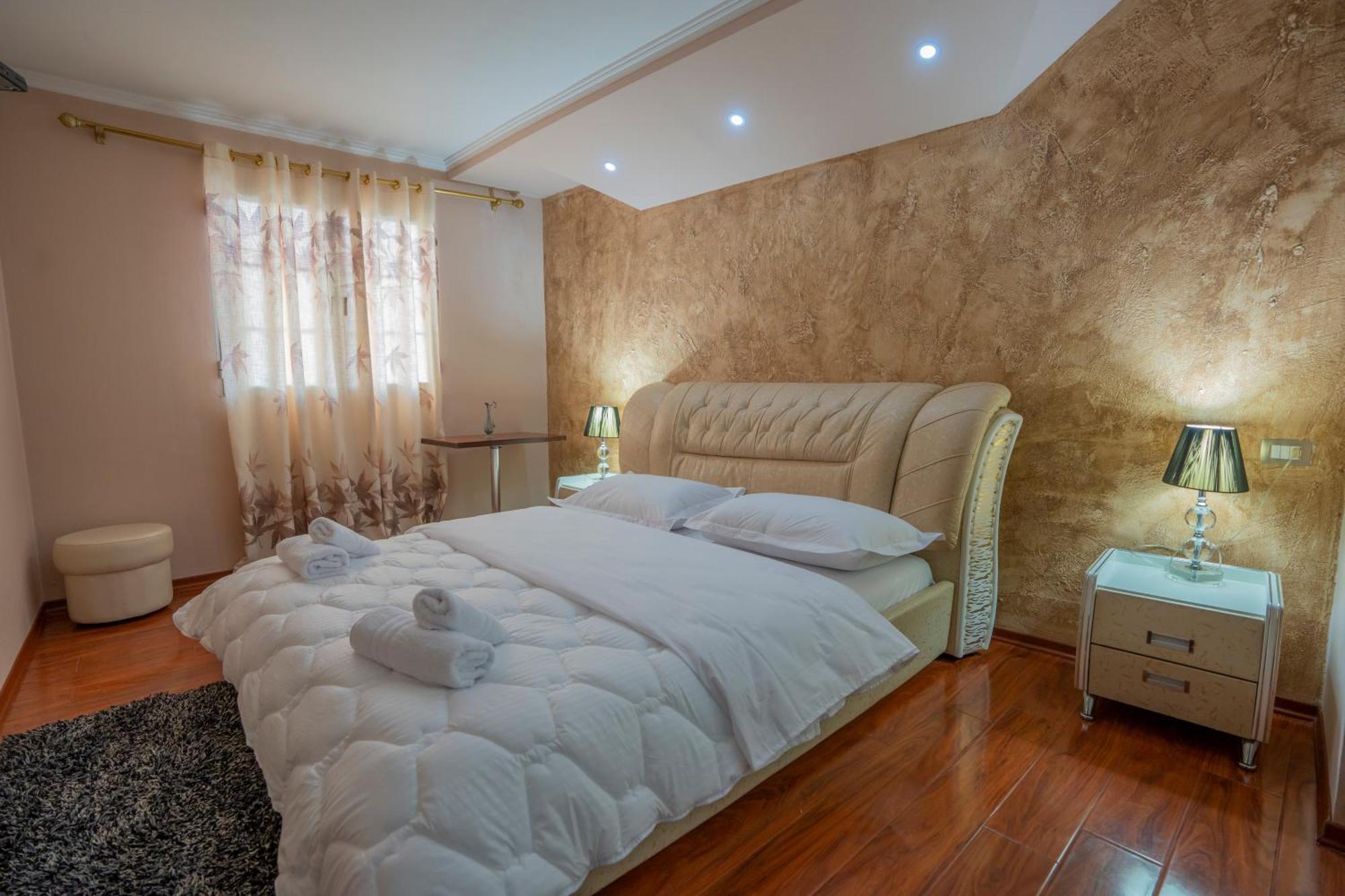Hotel Carmen Shkodra Kültér fotó