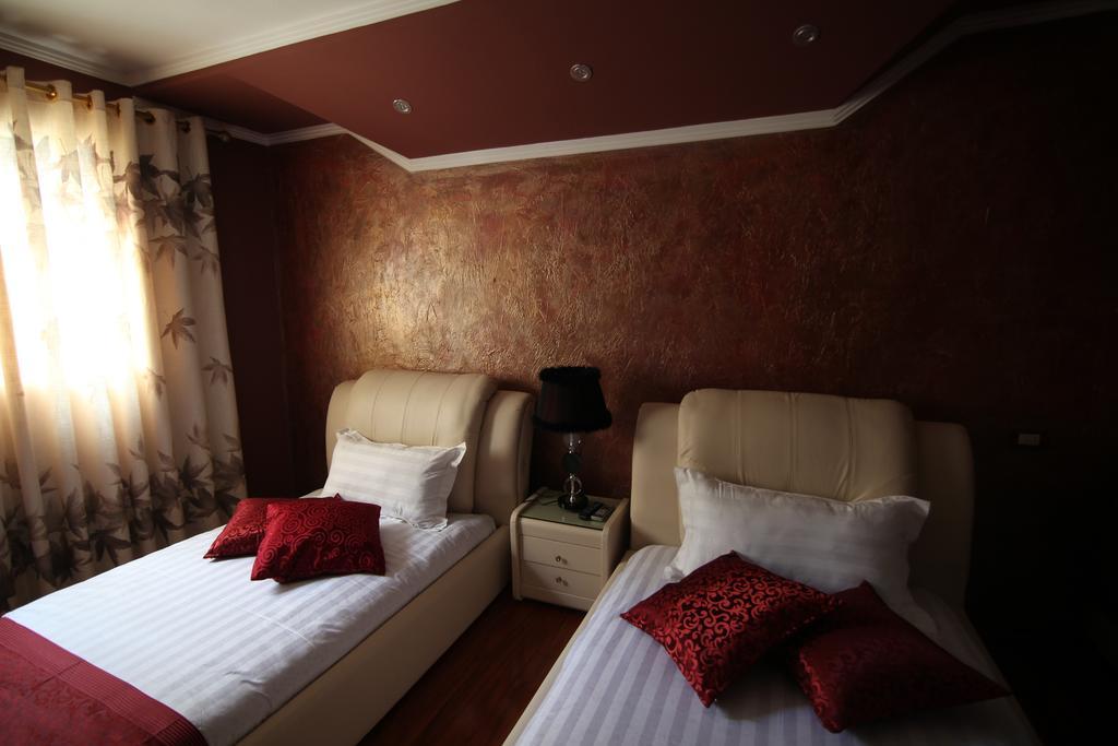 Hotel Carmen Shkodra Kültér fotó
